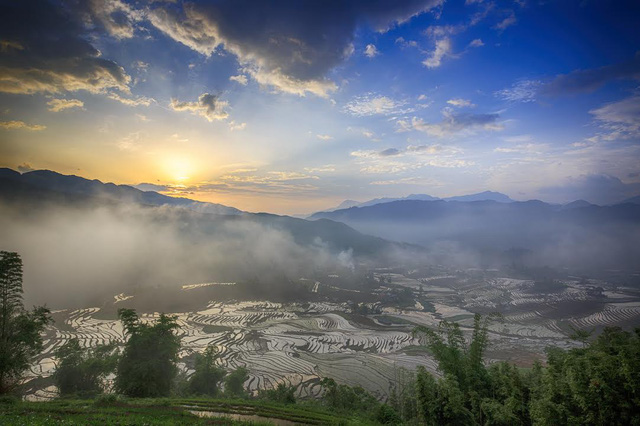 [-]Vẻ[-]đẹp[-]ruộng[-]bậc[-]thang[-]Lào[-]Cai[-]mùa[-]nước[-]đổ